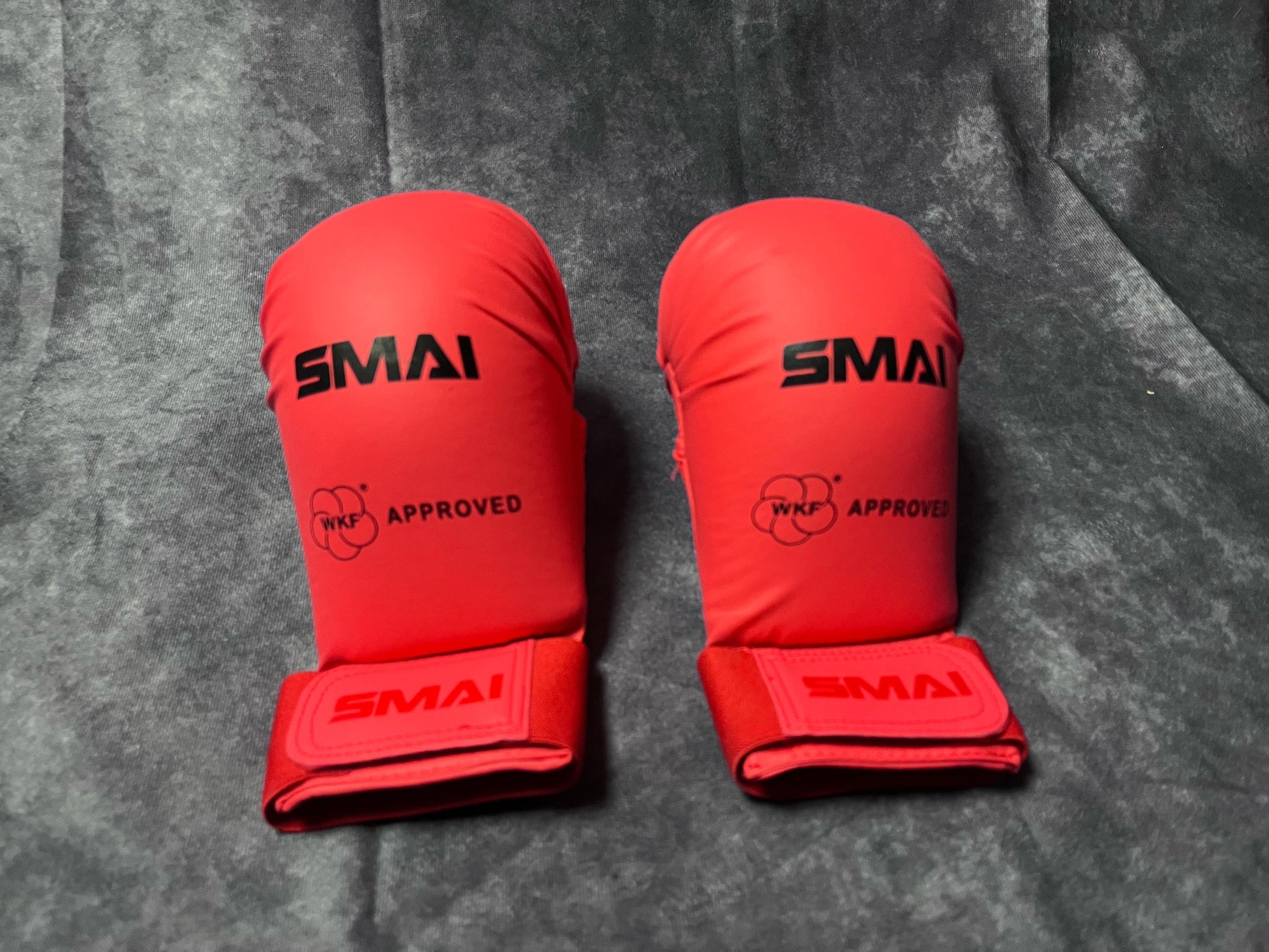 Rote SMAI WKF Handschützer