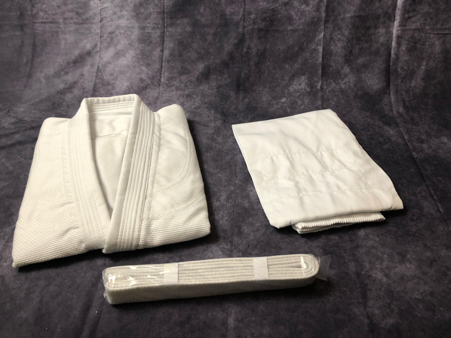 Weißer Judo Anzug