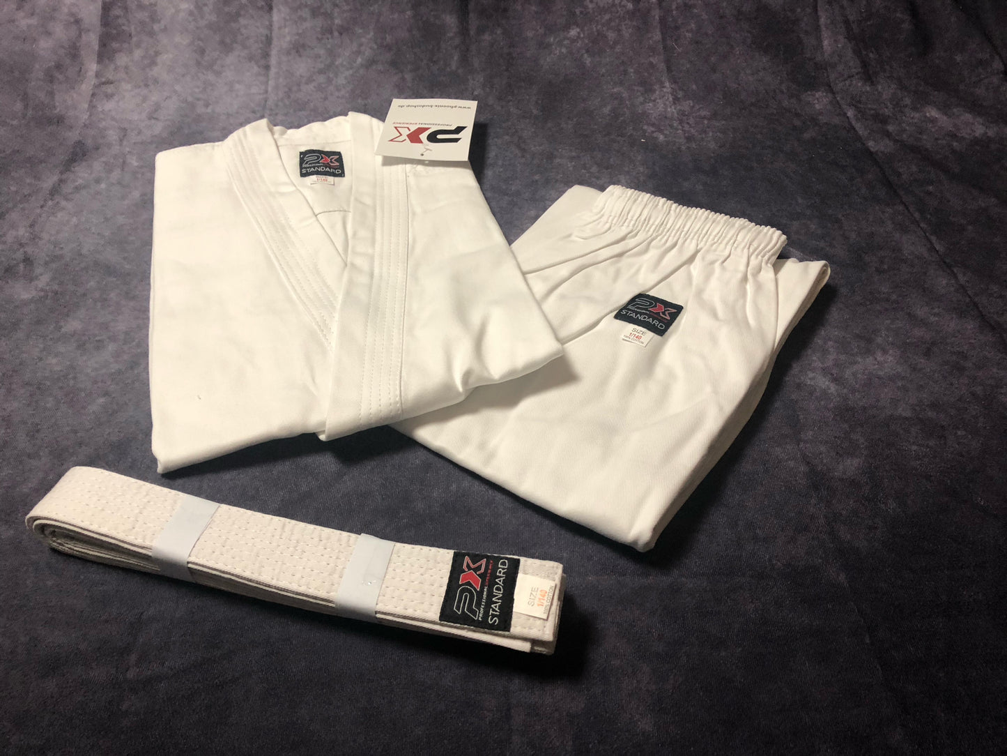 Weißer Karate Standardanzug von Phoenix
