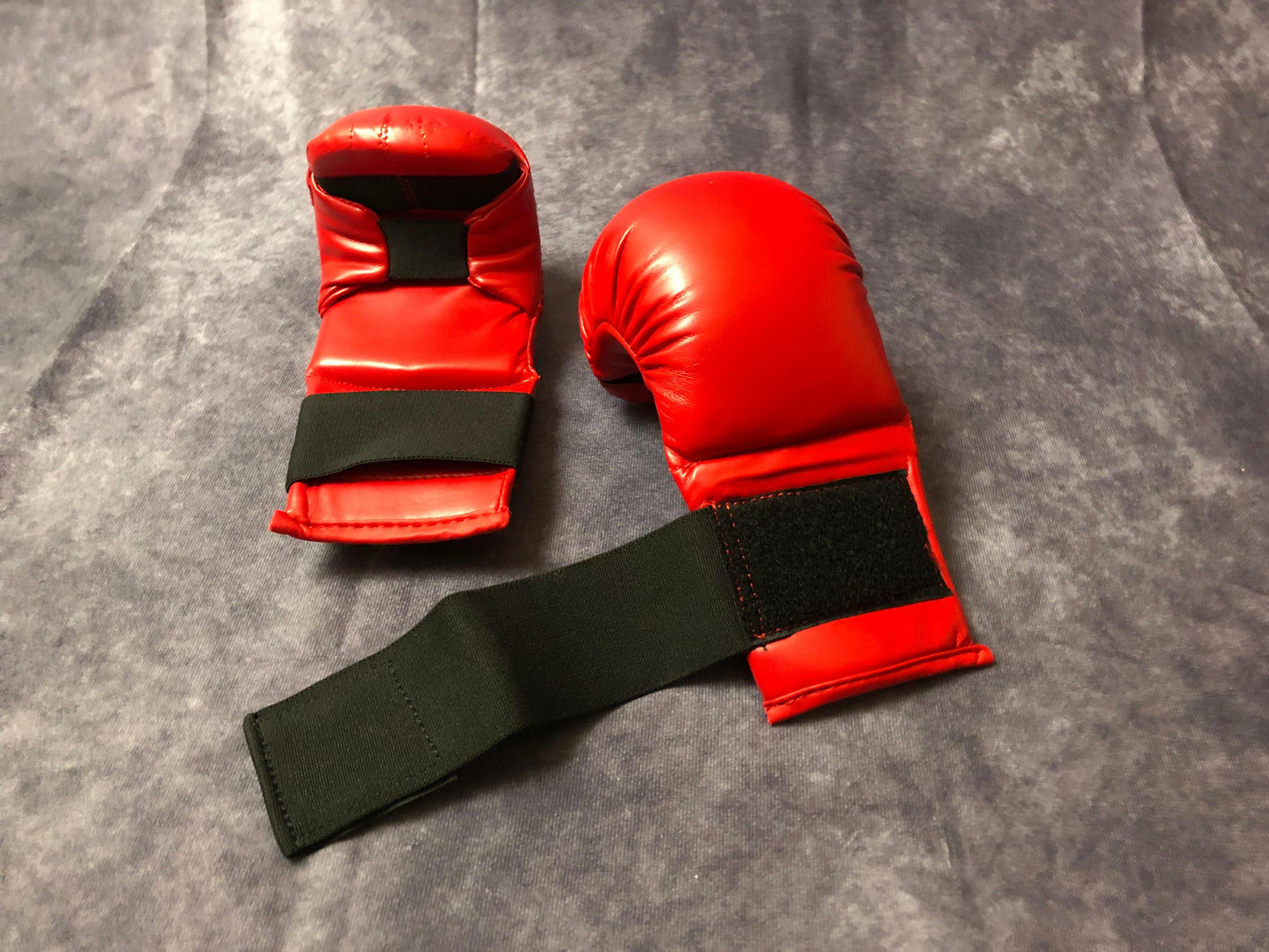 Karate Handschutz von PHOENIX in Rot