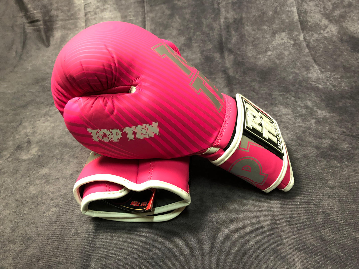 TOP TEN „Vectory“ Boxhandschuhe – Limitierte Power im markanten Design
