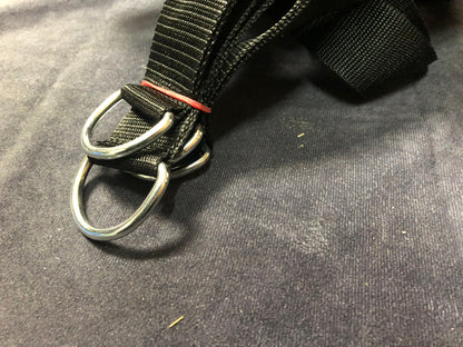 Die Aufhängung des Kinderboxsacks von COBRA